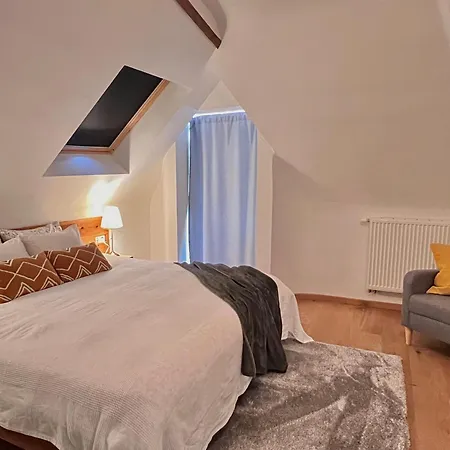 Mes Caprices Mosan Bord De Meuse Bed & Breakfast 4*