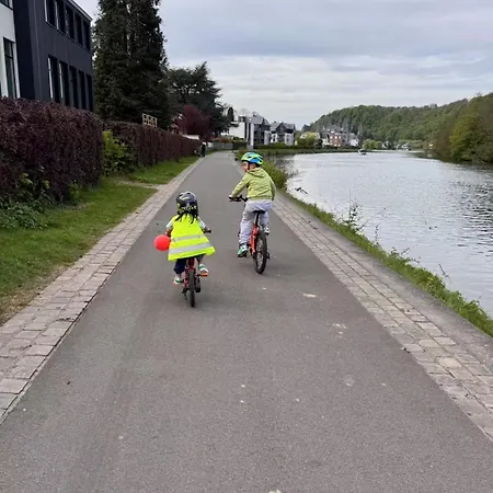 فندق مبيت وإفطار Mes Caprices Mosan Bord De Meuse نامور